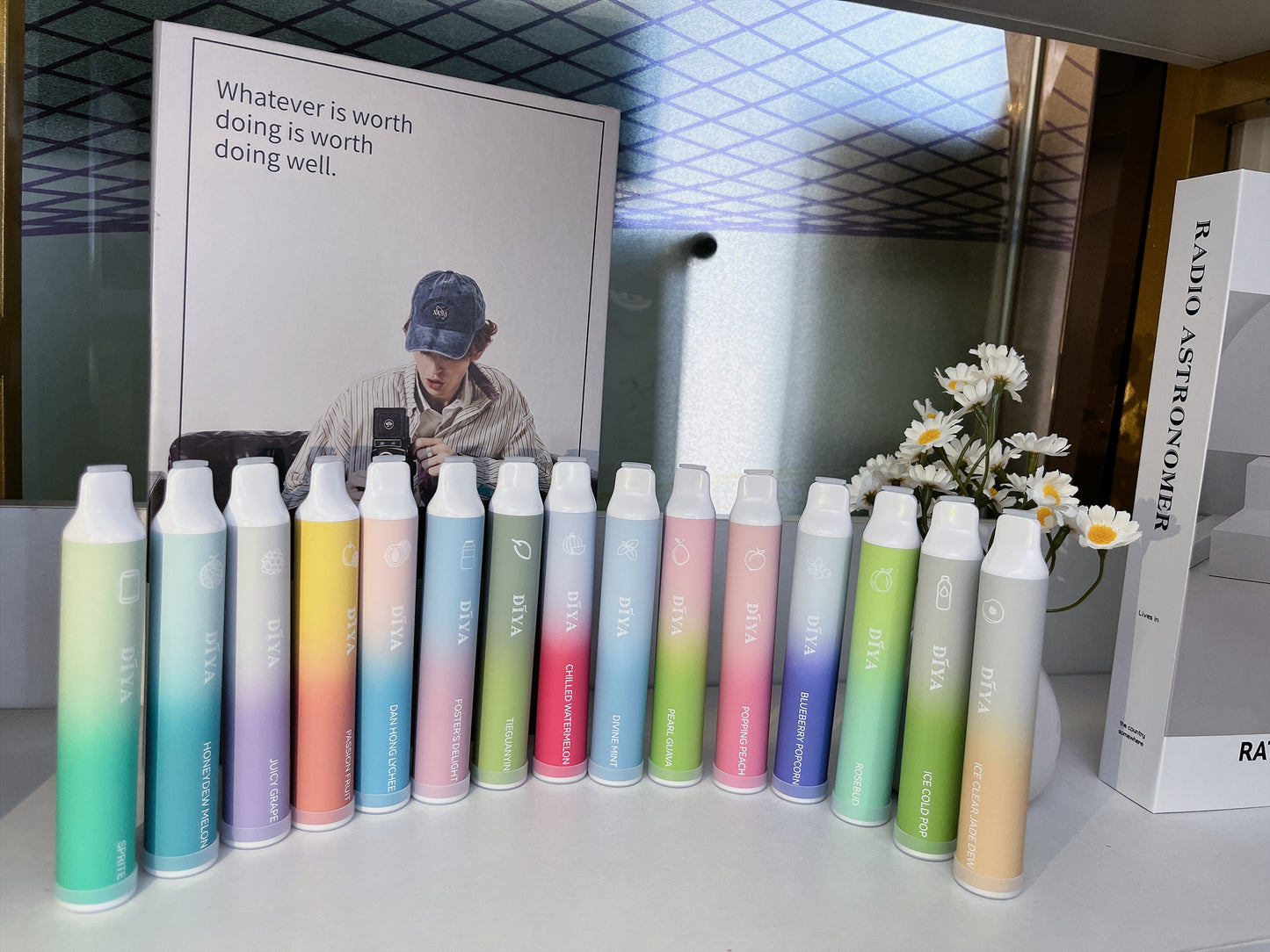 【DIYA叮啞7500口拋棄式】新款叮啞可充電霧化桿-叮啞7500口puffs油倉加長版電子煙-30/50mg-VAKA糖果雲煙館